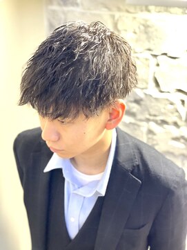 ミリオンバックス 上野(Million Bucks) 2ブロックマッシュツイストスパイラルパーマ<理容室>