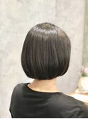 ピンクラベンダーピンクグラデーション赤髪クラシカルボブ