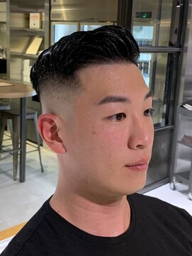 フランクスバーバーザスタンド(Frank’s barber the stand) 七三ハイフェードサイドパートショートF