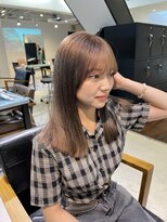 トレス(TRESS)&nbsp;オリーブベージュ　外ハネレイヤー　ヌーディカラー