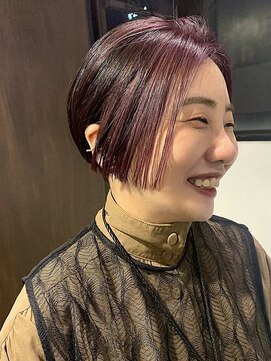 メイカ(MEIKA) 【ボルドーピンク×フェイスフレーミング×ショート】浅野美紀