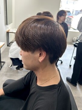 ヒュイル バイ ニアウ(Hwyl by Niau) ナチュラルマッシュショートカラーブラウンストレートパーマ