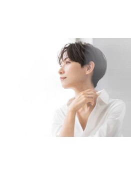 美容師歴40年以上の大ベテランオーナーによるカット技術で360度どこから見ても美しいショートヘアをご提案!