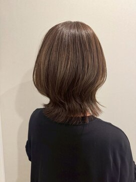 ラックバイマインドヘアー(LUCK by MiNDHAiR) ミディアムレイヤー_ココアブラウン_美髪ケアカラー/髪質改善