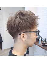 ヘアーサロン カヴィエ(hair salon covie)&nbsp;アップバングスタイル　ピンパーマ　アッシュグレー