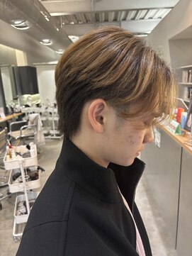 ルーム プロデュースドバイ アミカ(Room produced by Amica) 刈り上げないセンターパート