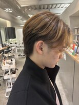 ルーム プロデュースドバイ アミカ(Room produced by Amica) 刈り上げないセンターパート