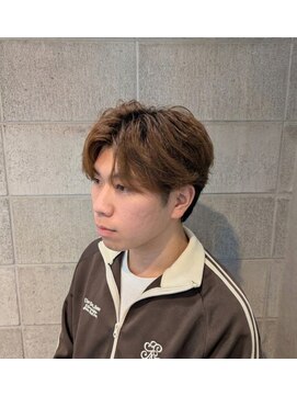 ワンワンオー バーバーショップ コンチネンタル(@110 BARBER SHOP continental) 韓国風コンマヘア海外風センターパートミドルフェード