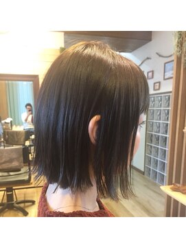 アルロン(Arllon) 切りっぱなし外ハネボブ♪