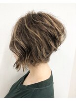 アオアクア バイ グルグル 小岩店(ao akua by GULGUL)&nbsp;マチルダボブ ホイル7枚で作る立体感 前下がりボブ　小岩