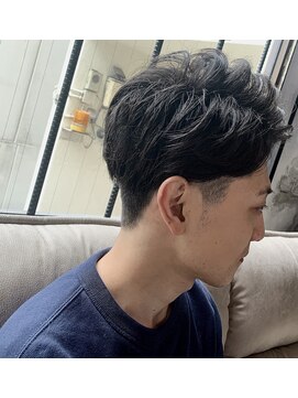 モウ(mow) 後ろがスッキリ!ハイカリアゲのツーブロック