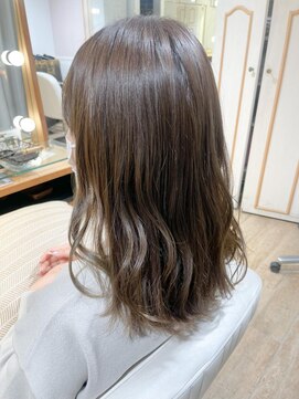 ネオリーブ チロル 横浜西口店(Neolive CiroL.) ブリーチなしミントベージュ　ミディアムレイヤー　横浜