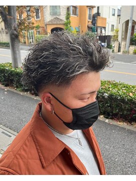 ラボーテイサミヘアーイースト(La.beaut'e ISAMI HAIR EAST) MEN’S HAIRハイライトマッシュパーマ〈理容室〉東浦和メンズ