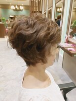 諏訪美容室貝塚店 程よいボリューム感のパーマスタイル