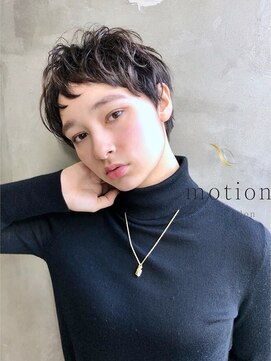 モーション(motion) モード系フェミニンショート