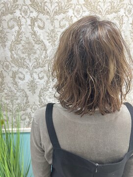 キキ(kiki) ミディアムパーマ