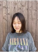 切りっぱなし肩上ボブ
