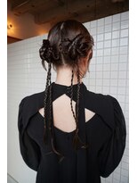 ロールアップスリーブス(ROLL UP SLEEVES)&nbsp;hair set♪人気なツインアレンジ．