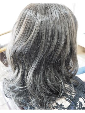 ヘアアンドメイク アクシス(AXIS) ブリーチなしグレージュ