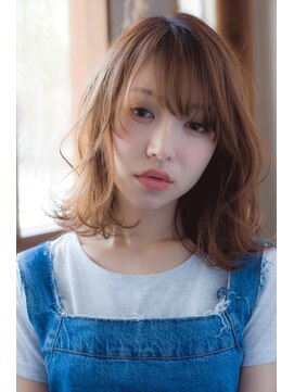 エルフォ(elfo) 【elfo】丸顔でも似合うミディアムパーマ