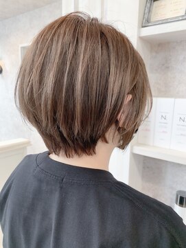 キャアリー(Caary) 福山市美容室Caary人気 大人可愛い前下がりショートボブ