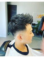 ニーキュウヨン バーバーズストア(294 BARBER's Store) スキンフェード×フェザーアップ