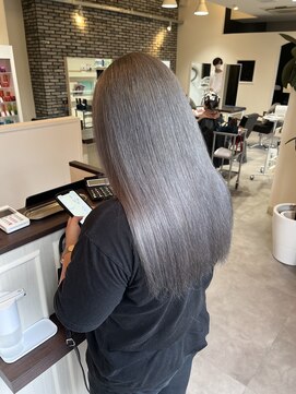 ユニ(Uni.) ツヤ髪グレーカラー