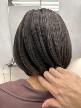 ワン バイ ジエクト(One by The Ect) 小顔効果◎前下がりボブ／オリーブグレージュ／ショートボブ