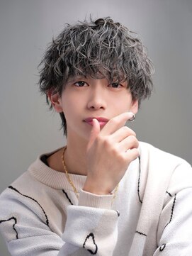 リップス 横浜(LIPPS) ツイストスパイラルパーマツイストパーマメンズマッシュパーマ