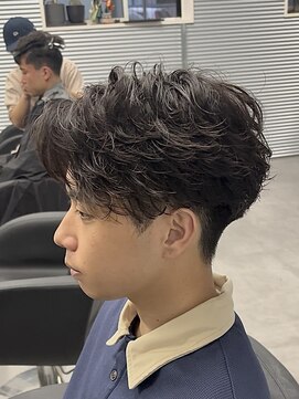 ガオプロデュースバイレボ(gao produced by revo) フェザーパーマ/フェザーショート/センターパート/刈り上げ/学生