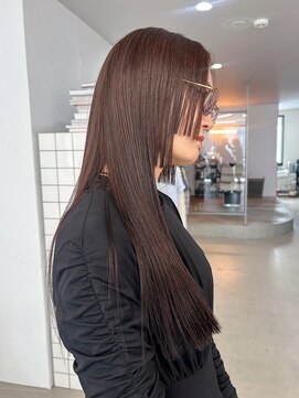 カルテ(QUARTE) 艶ブラウン ステップカット