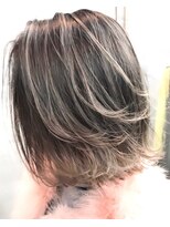 ロコスピアーズ(ROCO SPEARZ)&nbsp;切りっぱなしボブ×コントラストグレージュ