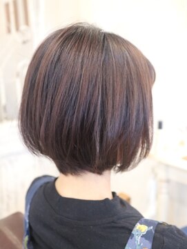 シェア(SHARE hair make works) 【３０代・４０代】重軽のふわふわショートヘア