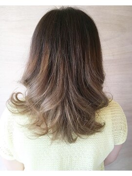 ヘアアンドスパ モア(Hair&Spa More By LikkleMore) ショコラベージュ グラデーション  【王子 加藤 ブリーチ】