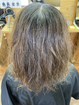 ニサブラ(Nisa Bula) ミディアムボブ