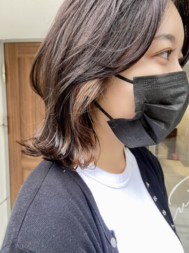 インビテーション(invitation) インナーカラー・ワンブリーチベージュ・ボブレイヤー