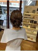 大人可愛いゆるふわシニヨン