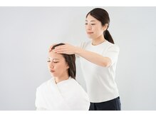 【工程.2】　お席でのマッサージ（オイルクレンジング）