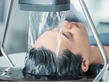 リル(RIRE)の写真/日常の疲れを癒す頭浸浴で健康で美しい髪へ。日常では体験できないサロンタイムをお過ごし頂けます♪