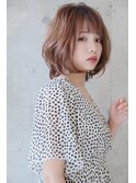 大人可愛い小顔ワンサイドショートボブ丸み前下がり