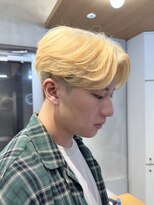 ハイトーンセンターパートでイメチェンを