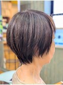 襟足すっきり、フォルムふんわりショート