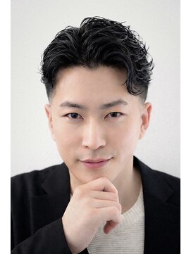 ヨシザワインク プレミアム 横浜 桜木町店(YOSHIZAWA Inc. PREMIUM) 王道フェザーアップ毛流れメッシュツーブロックメンズベリショ