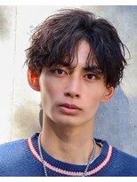 エース(ACES)&nbsp;波巻きパーマセンターパートツーブロック刈り上げ