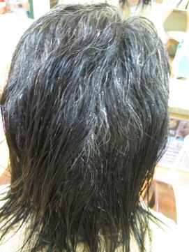 ヨシユキコンディショニング ダメージレスな縮毛矯正「強いくせ毛～ダメージ毛まで対応」６7