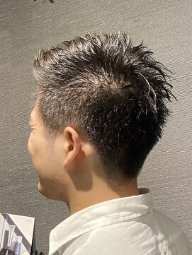 ビーダンディー(Bee dandy) ビジネスベリーショート ワイルドアップバング 骨格補正カット