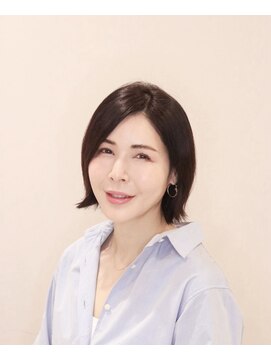 アンベリールフルー(EMBELLIR fleur) フェミニンニュアンス外ハネ　３０代４０代５０代　表参道青山