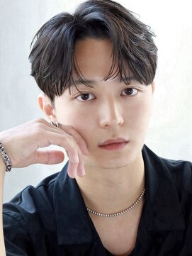 オーシャン トーキョー サニー(OCEAN TOKYO Sunny) 韓国ヘアコンマバング韓国マッシュセンターパートフェザーパーマ