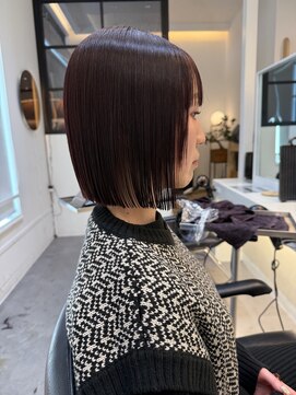 アン(un) ぷちゅん/切りっぱなしボブ／ぱっつんボブ/ワインレッド