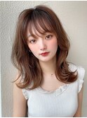 韓国風レイヤー/外ハネくびれ/ミディアムレイヤー/ぱっつん前髪